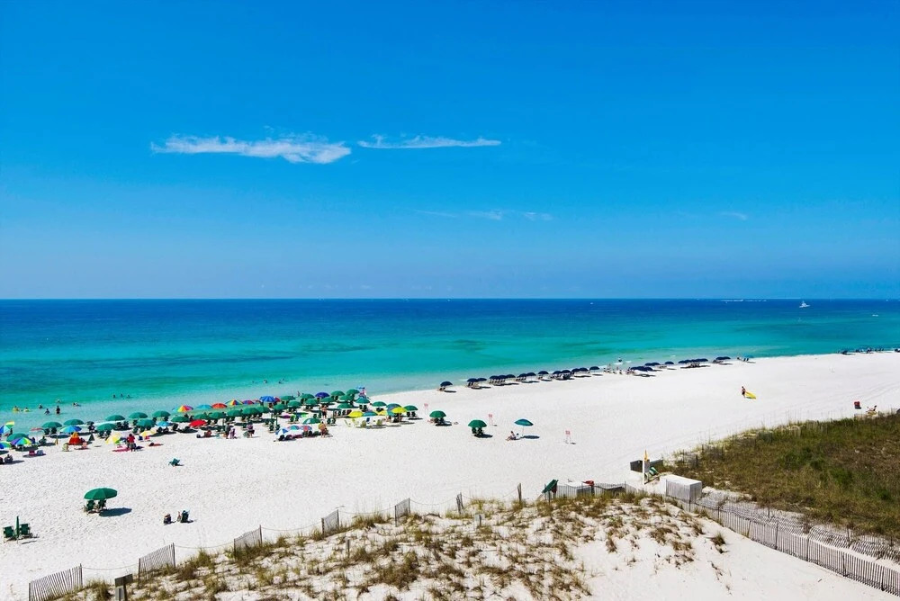 Gulf-front Gem: Lake Views, Beach Access & 3 Pools 2 Bedroom Condo