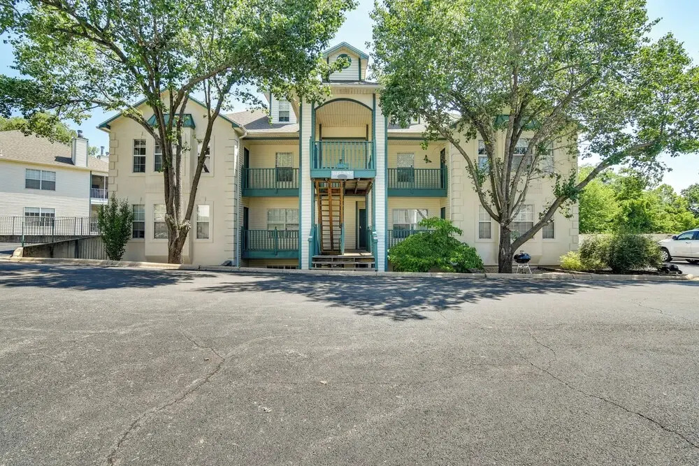 Branson Condo w/ Screened Patio, Pool Access