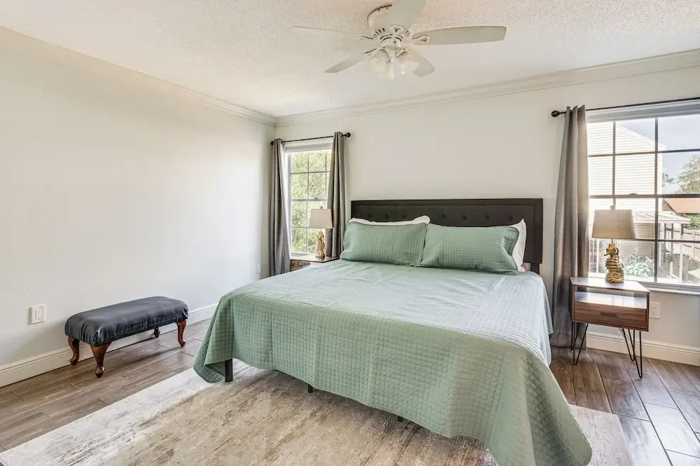 4 Mi to Busch Gardens: Lovely Tampa Home!