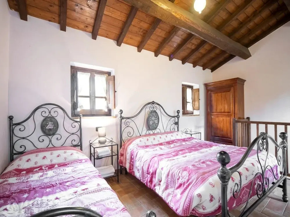 Apartment on Beautiful Estate With Pool Near the Art