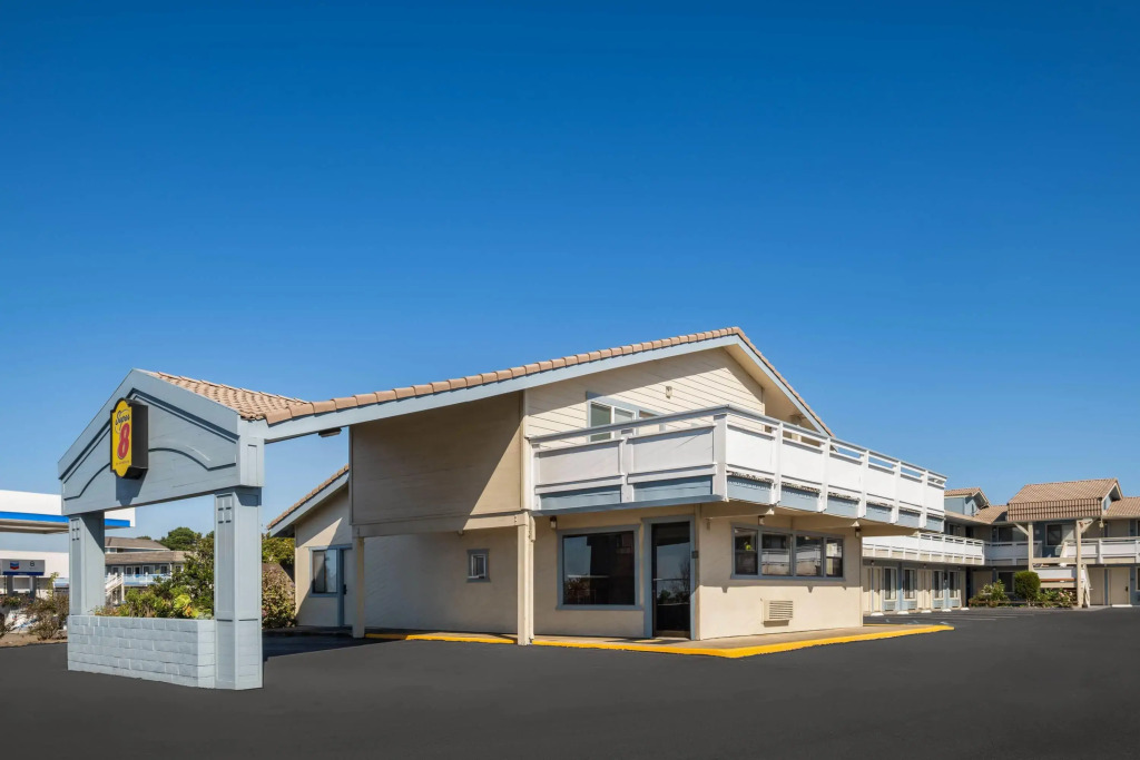 Super 8 by Wyndham Fort Bragg