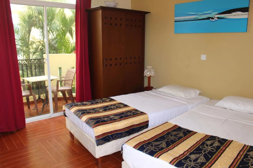 The Ocean Pearl Hotel Negombo