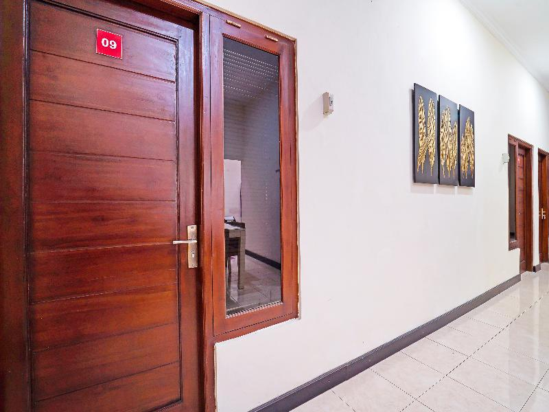 Tatti Inn Syariah Seturan RedPartner
