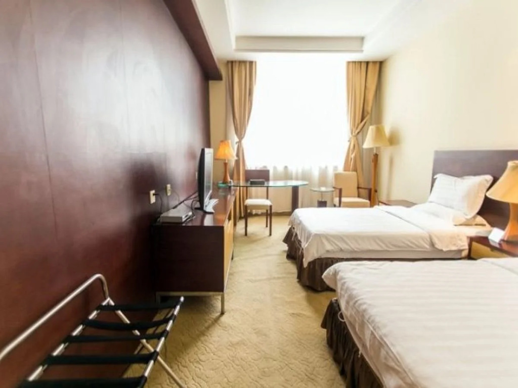 Linglong Neighbourhood Holiday Hotel