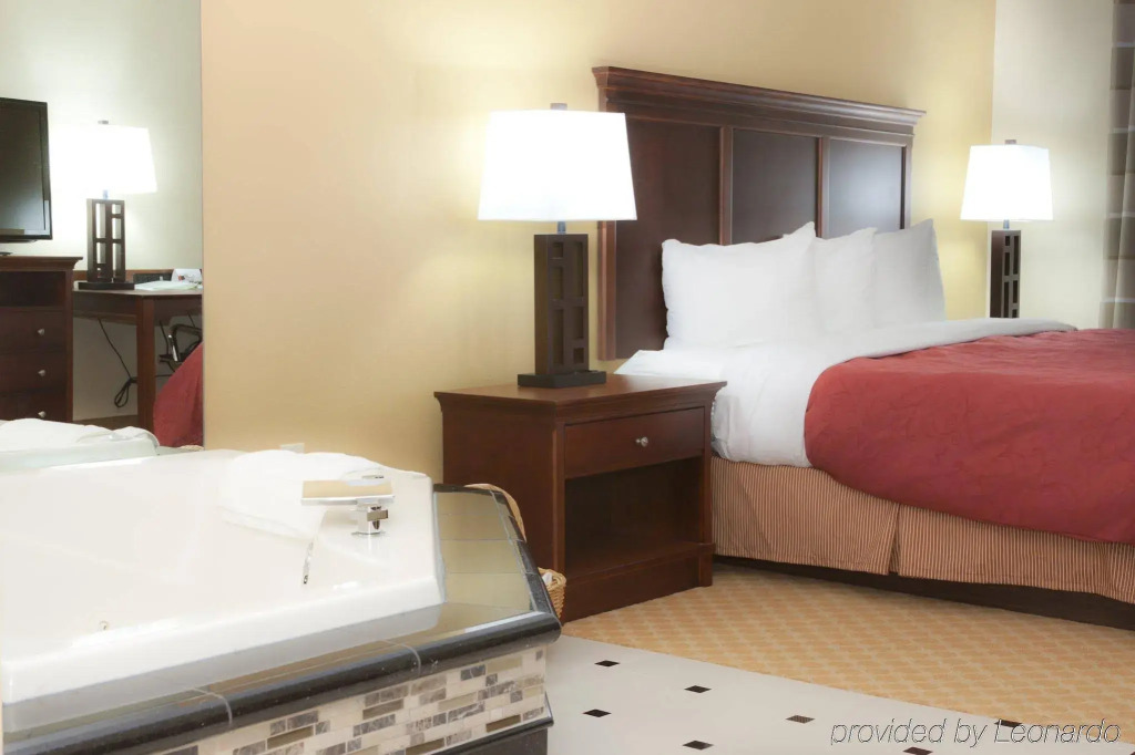 Country Inn & Suites by Radisson, Macedonia, OH