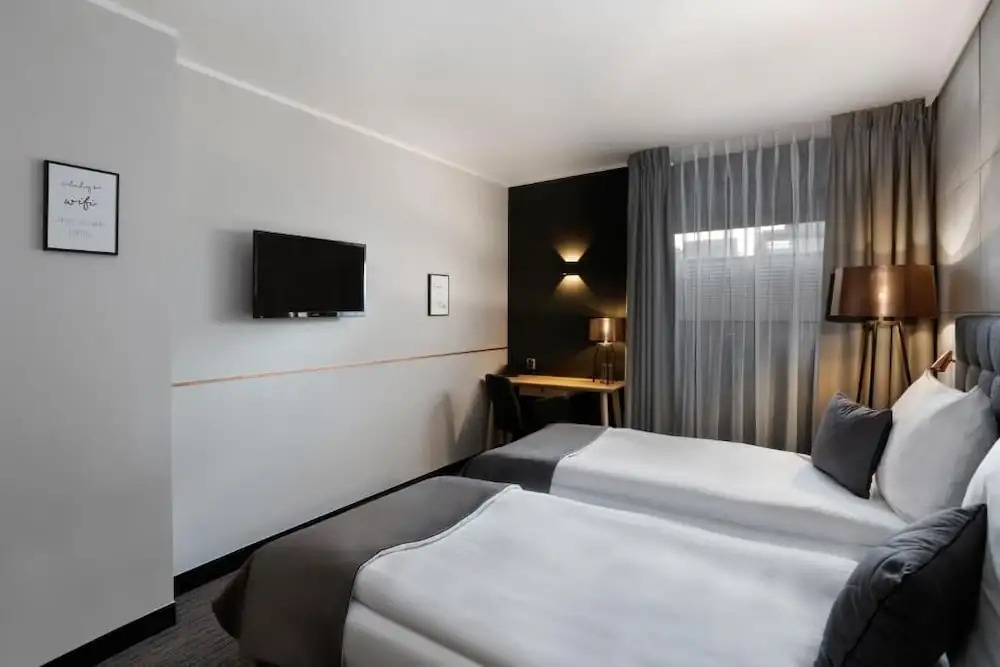 Link Hotel