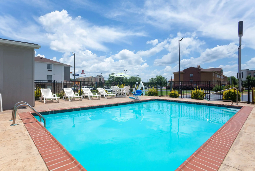 La Quinta by Wyndham Oxford - Anniston
