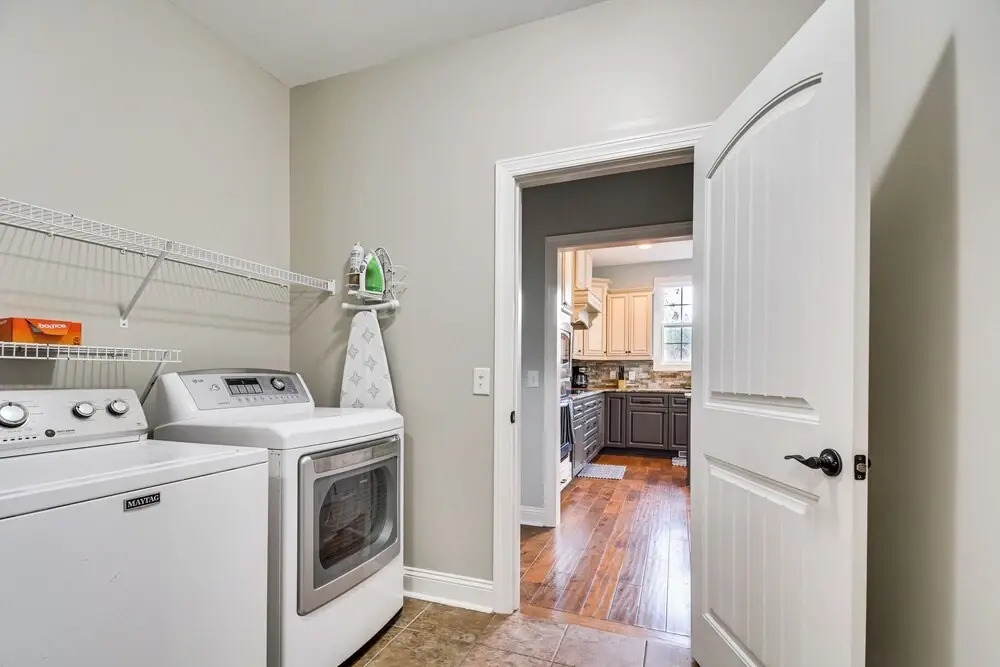 Spacious Home w/ Fireplace - Near Pinehurst Golf!