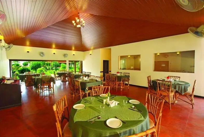 Leisure Vacations Gold Field Lake Resort, Kumarakom