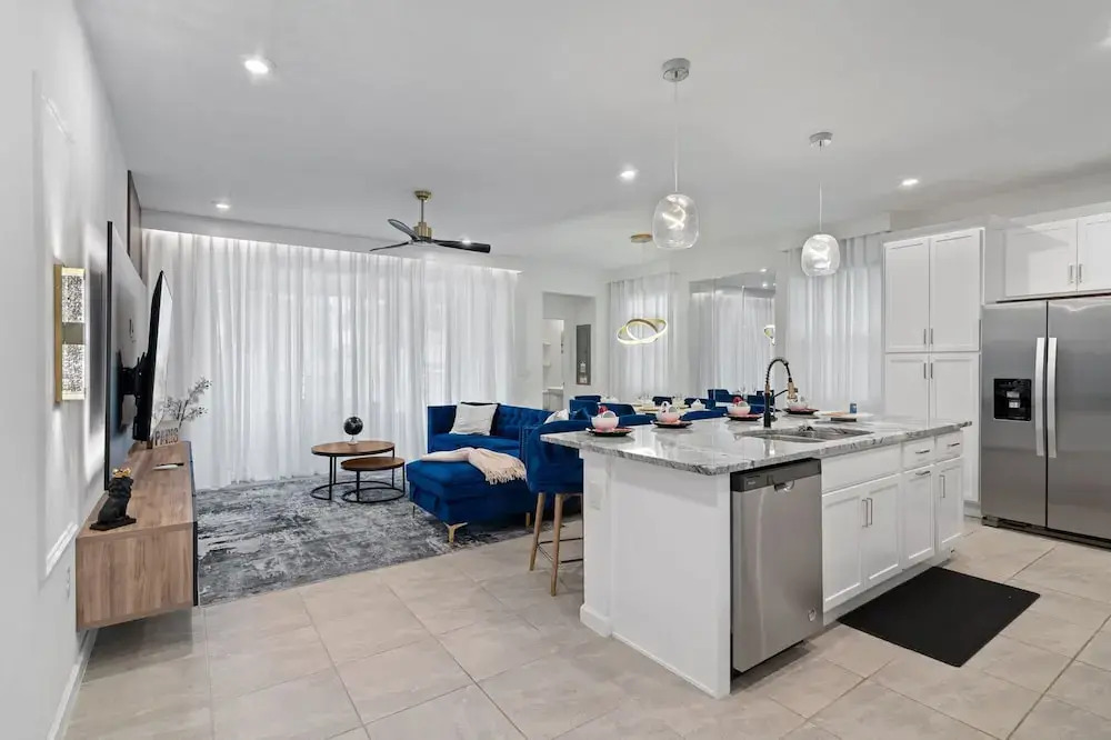 Chic 6 Bedroom Solara Home Pool and Themed Rooms