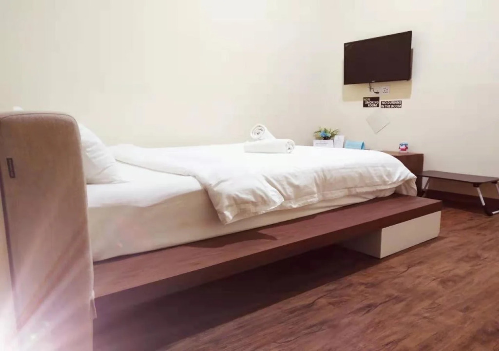Tripod Hotel - Hostel
