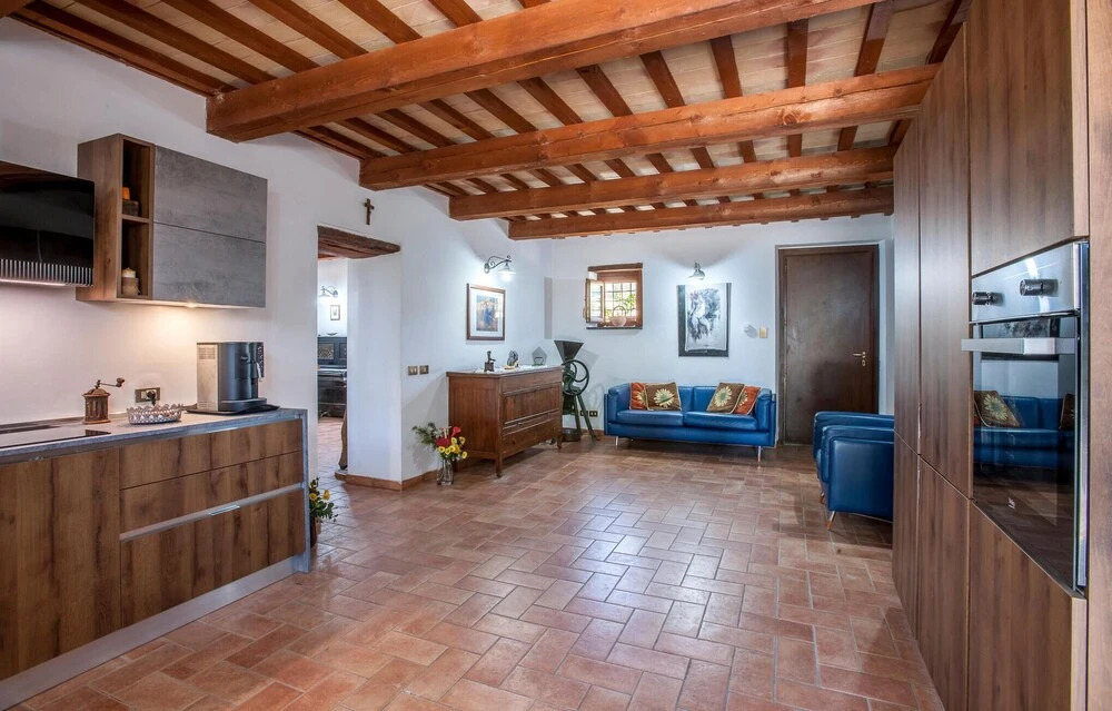 Lovely Home In Tolentino With Kitchen