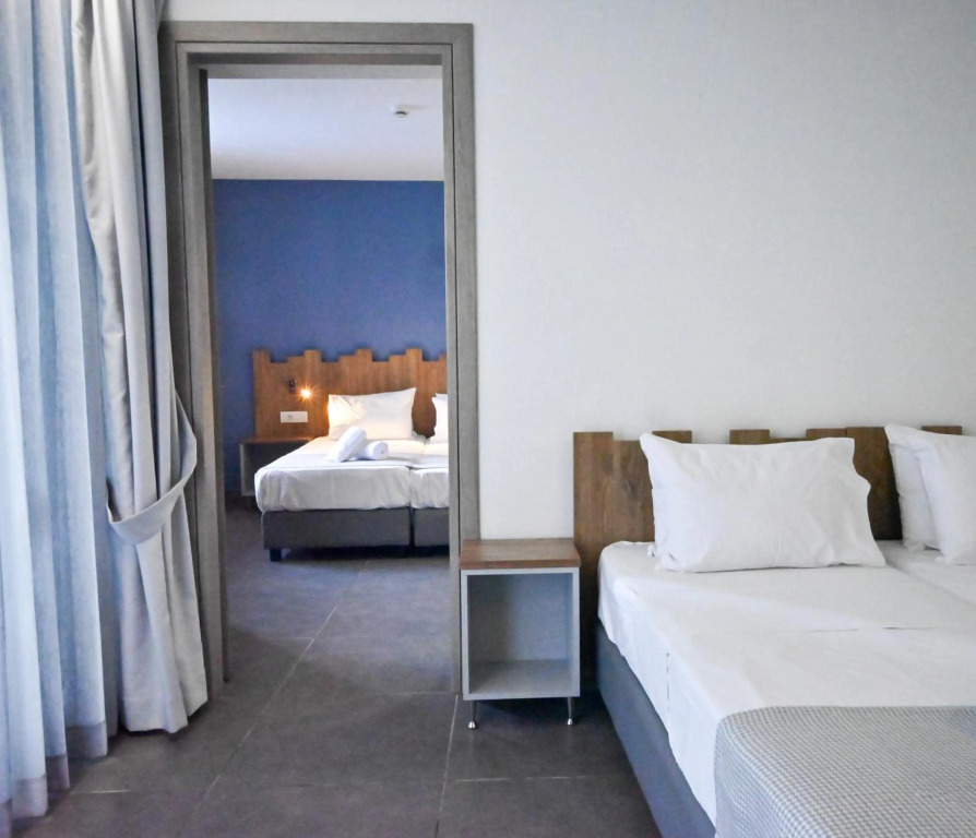 Pollis Hotel