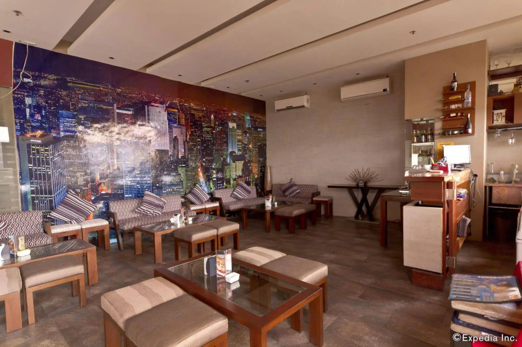 Castle Peak Hotel