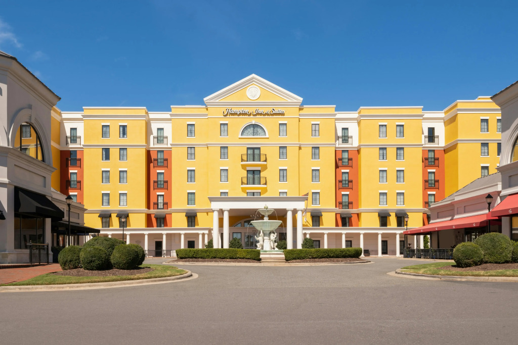Hampton Inn & Suites South Park at Phillips Place