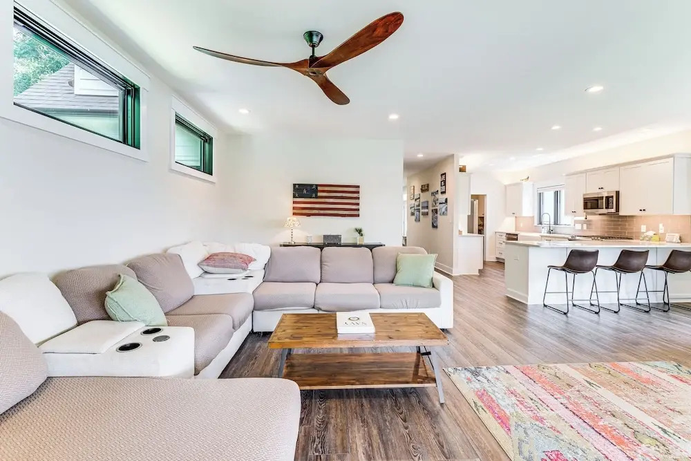 Private Sauna & Game Room: Lakefront Moneta Gem