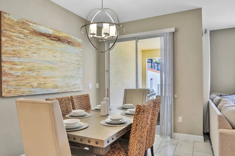 Modern Luxury Townhome With hot tub & Private Pool - Near Theme Parks