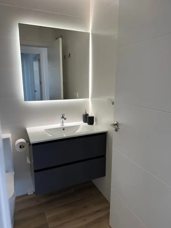Luxurious 2-bedroom Apartment in Arenals del Sol With Pool and Sea Views
