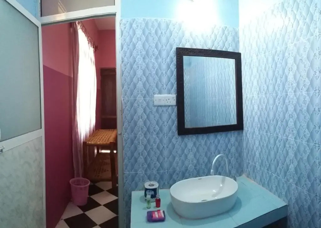 La Locanda Lodge - Apartment, 4 double rooms & Kitchen near the beach