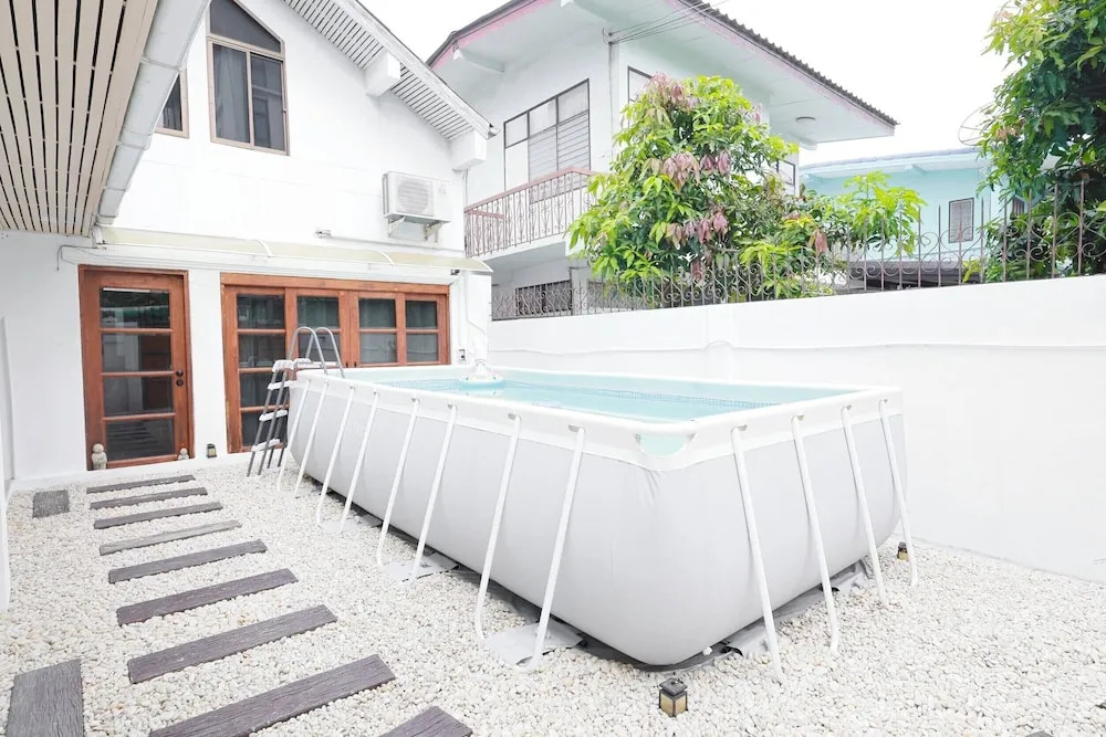 4 Bedroom/5 Beds Villa Din Daeng BKK