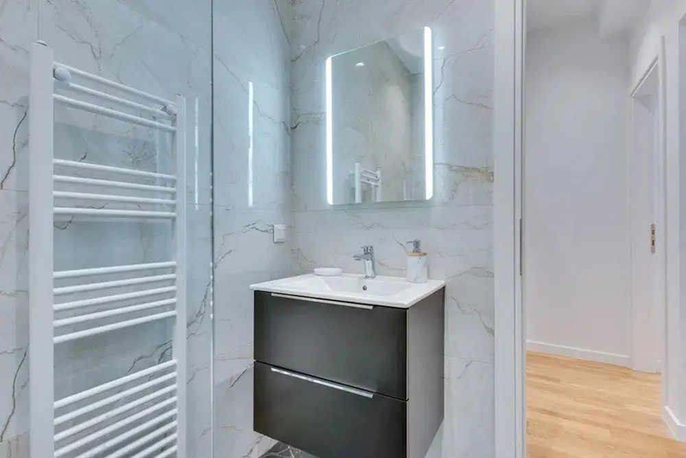 Elegant Flat 5 Walk to Metro Panormou
