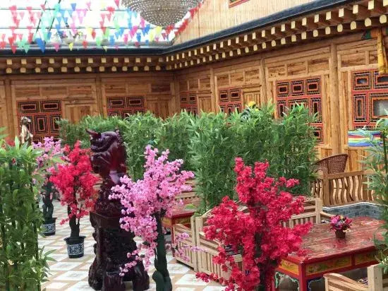 Xiahe Riyue Mountain Villa