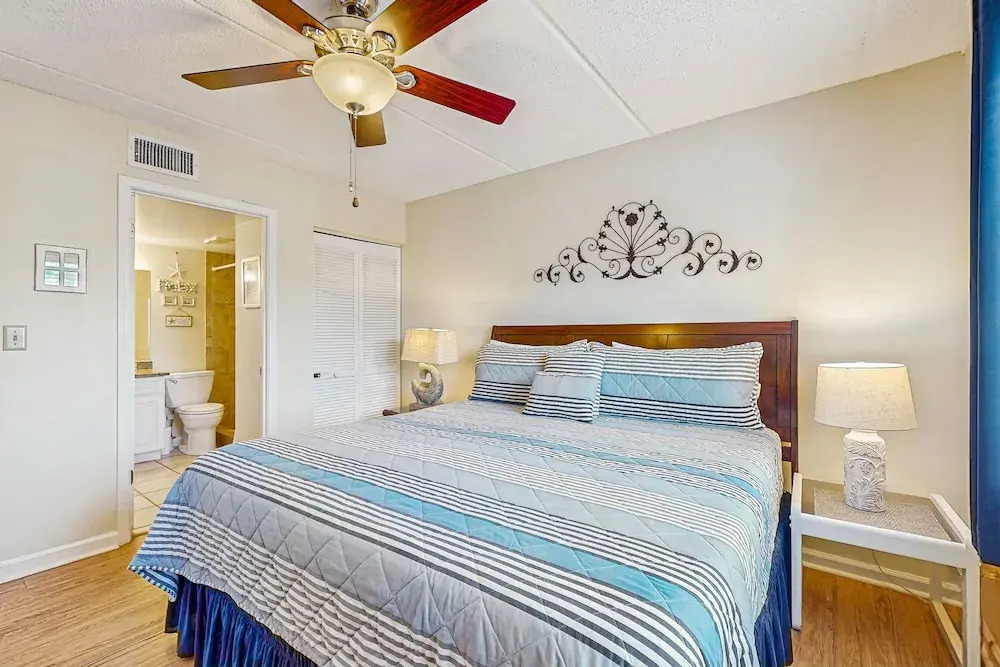 Newly Remodeled Ground-floor Condo W/on-site Pools, 5 hot Tubs, Tennis, AC