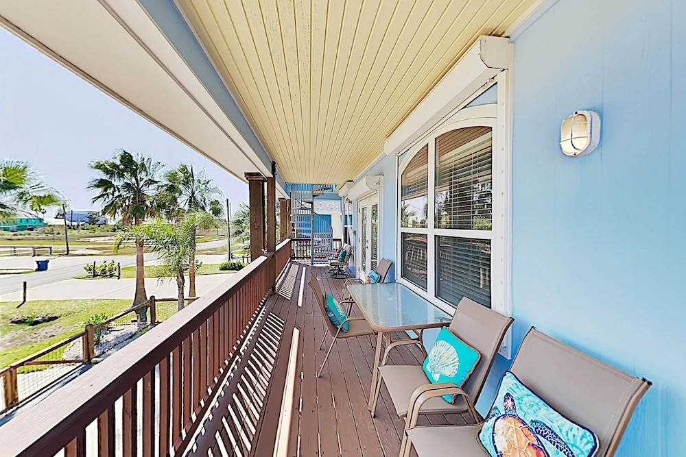 New Listing! Updated W/ Rooftop Deck 3 Bedroom Home