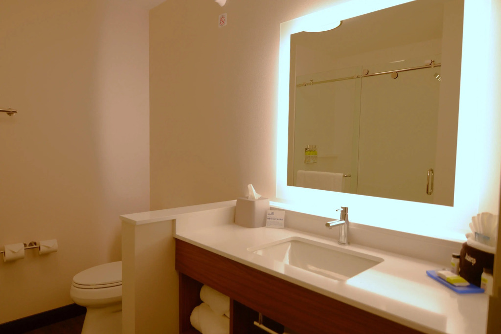 Holiday Inn Express & Suites Onalaska - La Crosse Area by IHG