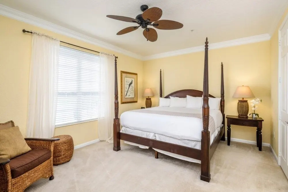 Gorgeous 3 Bed Premium Lakeview [cdc Clean] L 1010 3 Bedroom Condo