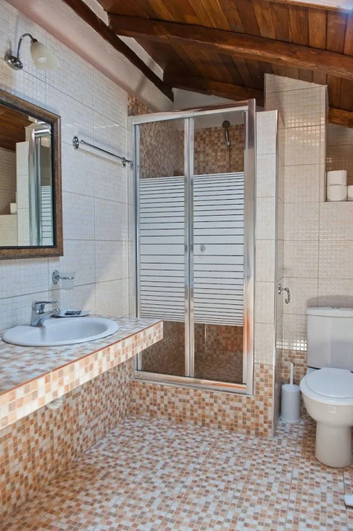 Kamares House Apartments & Studios