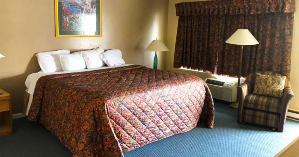 Village Inn Motel Holt