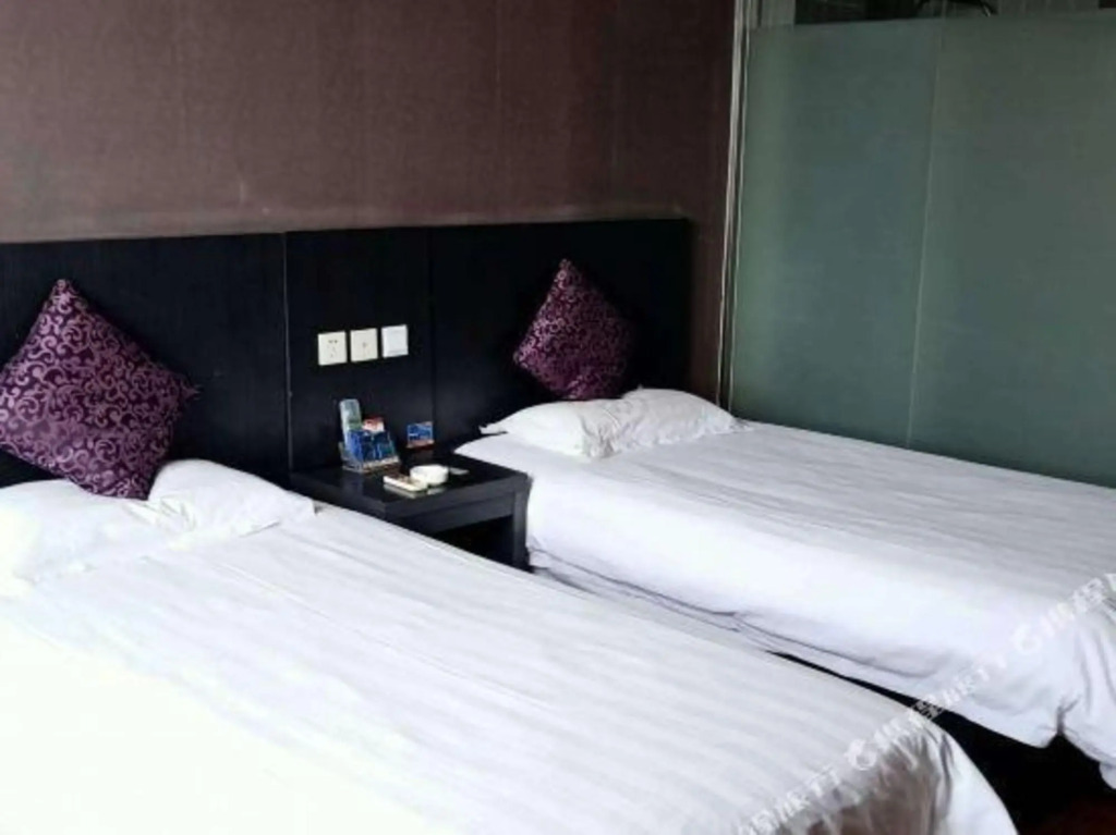 City 118 Chain Hotel