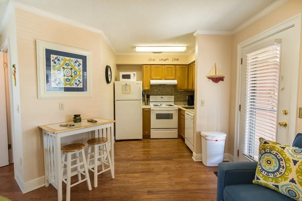 Holiday Hideaway condo