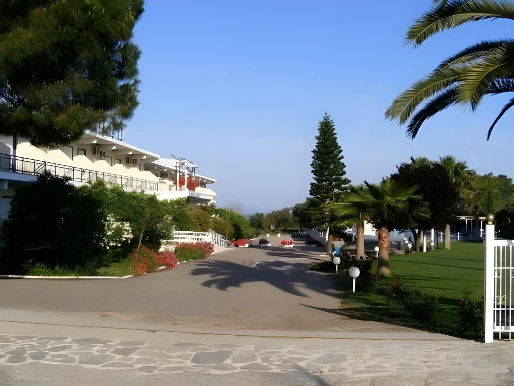 Lintzi Hotel