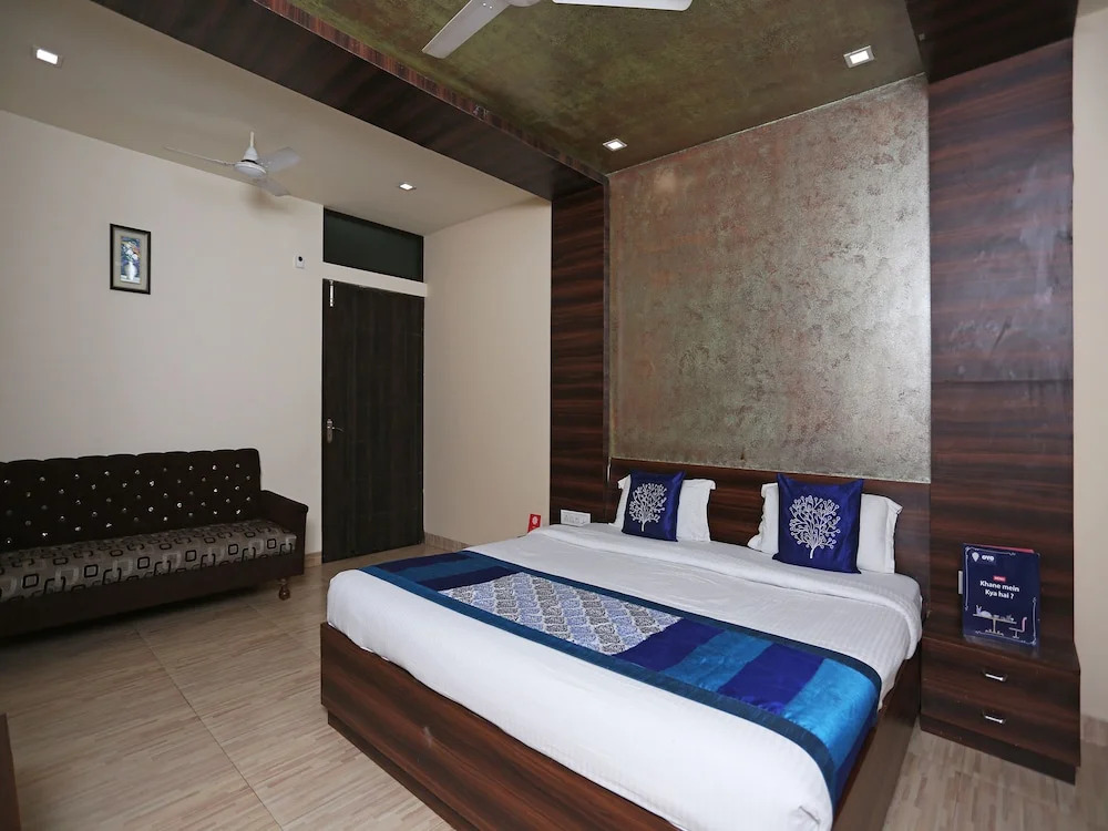 OYO 5449 Hotel SBD Guest House