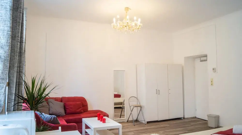 Shared Modern Apartment Schönbrunn - Budget Stylish Room