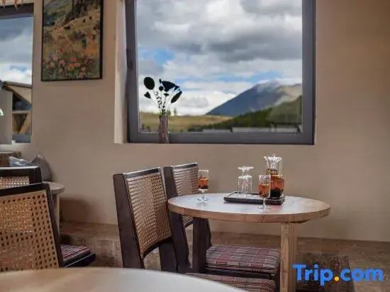 Shanyu Linxi · Baihualin View, Medieval Aesthetics Coffee Resort Homestay (Hemu Old Village Branch)