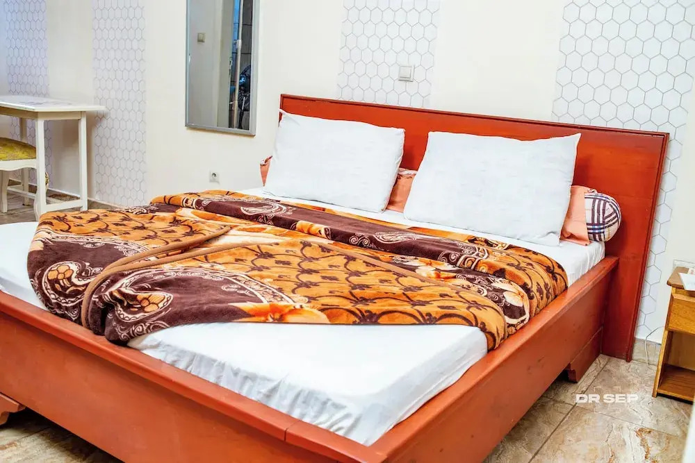 CERGY PONTOISE Hôtel Bafoussam