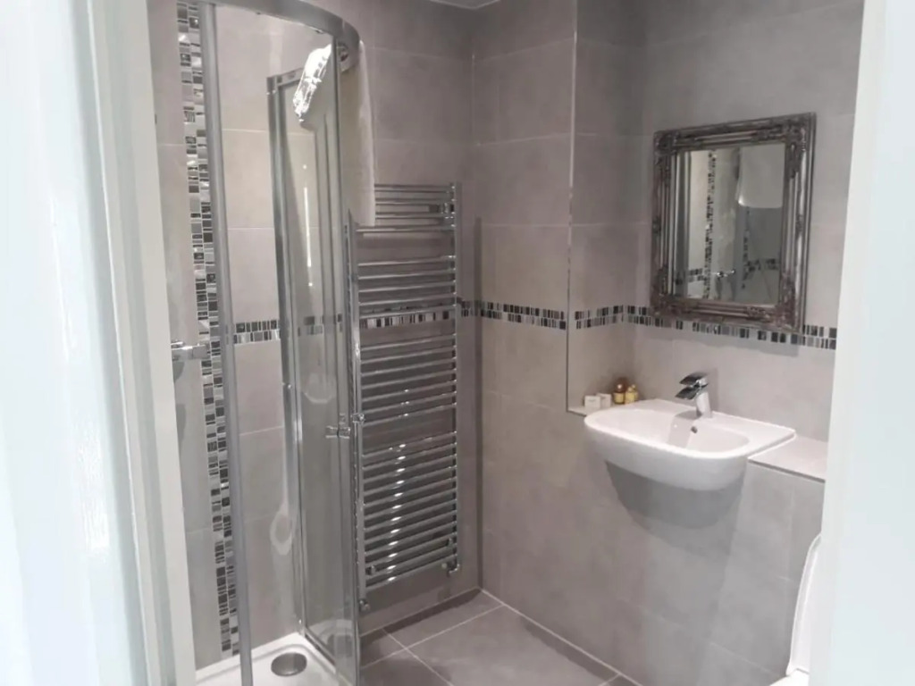 The Avenue Hotel Ltd