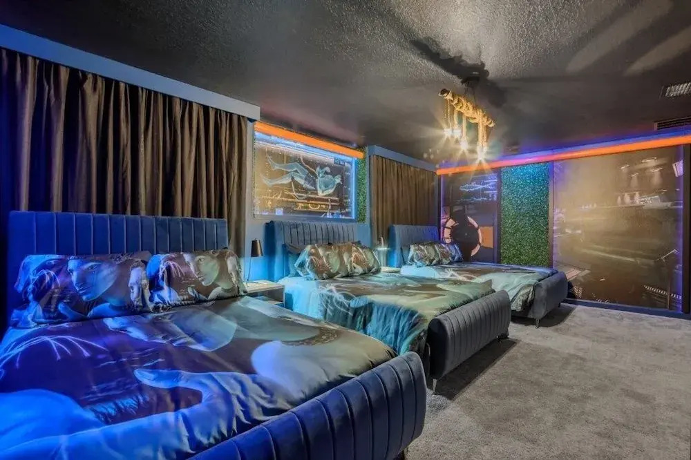 2818storey 9 Bedroom Home