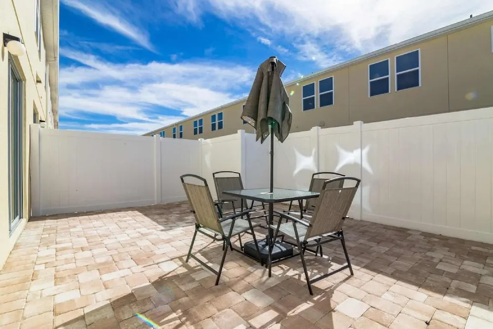 5114 Compass Bay