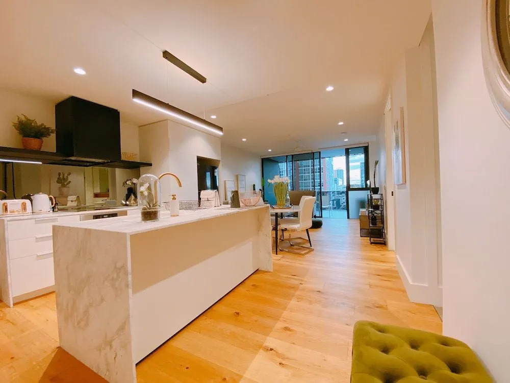 Chester And Ella Apartments