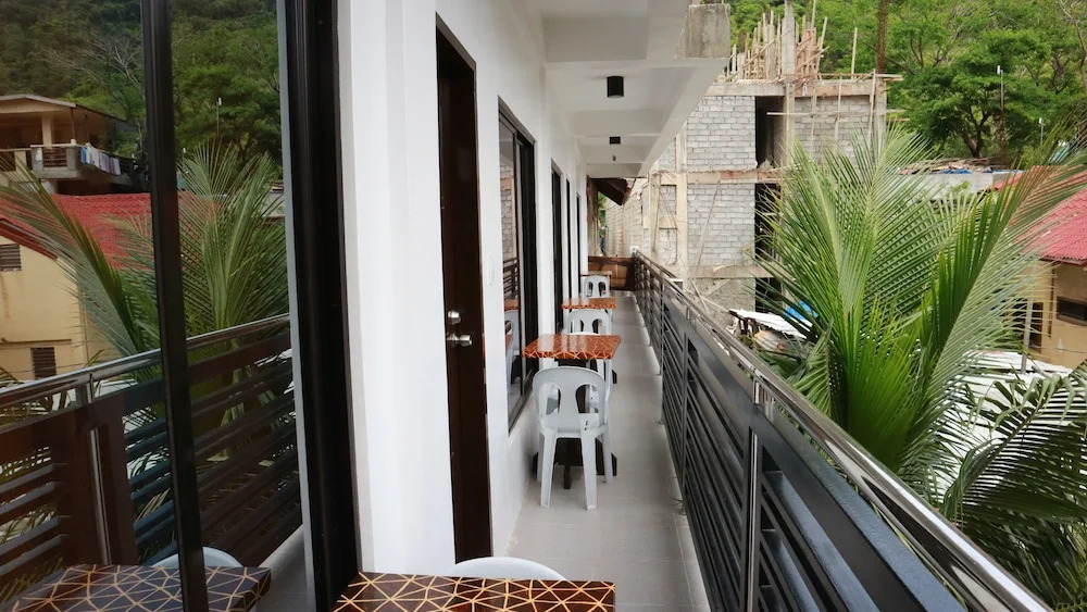Chelle's Apartelle - Inn