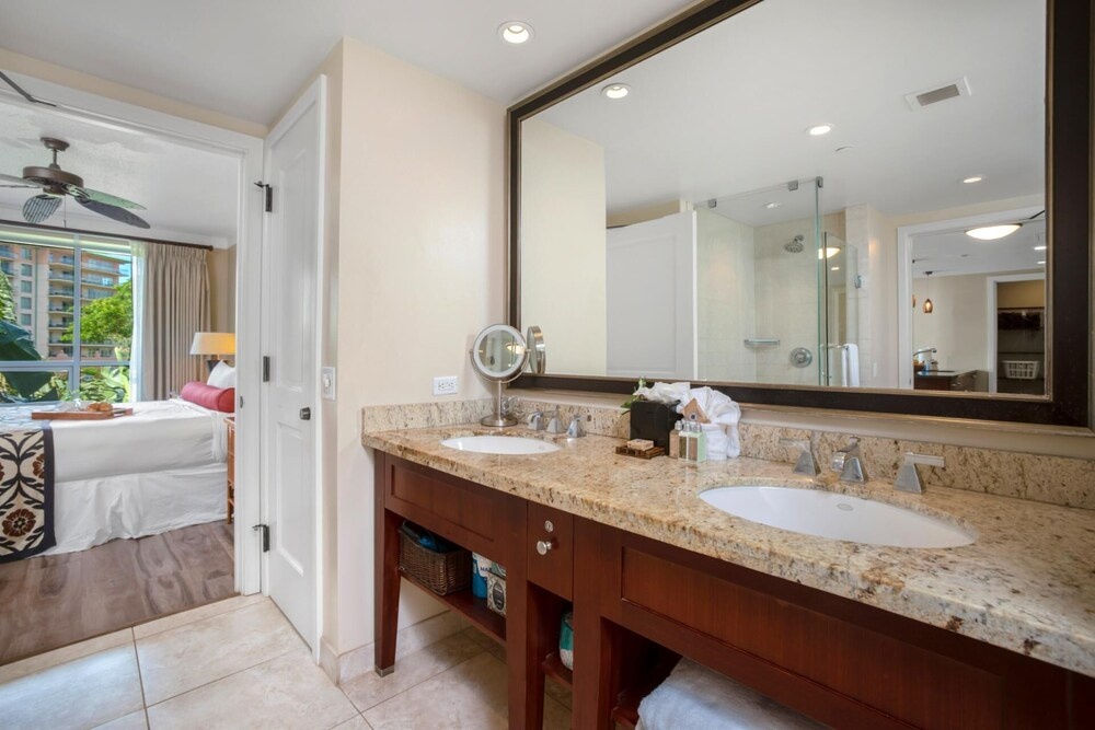 Honua Kai 3 Free Rental Cars KBM Resorts Extra-large Corner Suite 3 Units, 4 Bedrooms HK Ml-2801