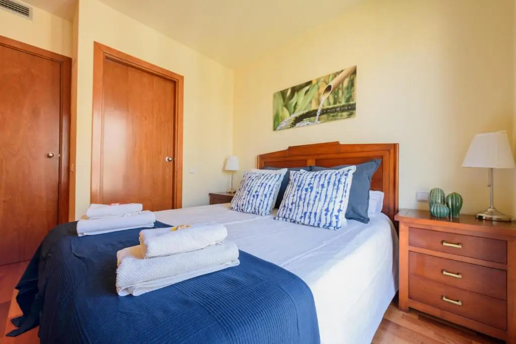 RamblasRentals Stylish Bright 3BR New Catalan Flat 10m Ramblas - Parking - Wifi