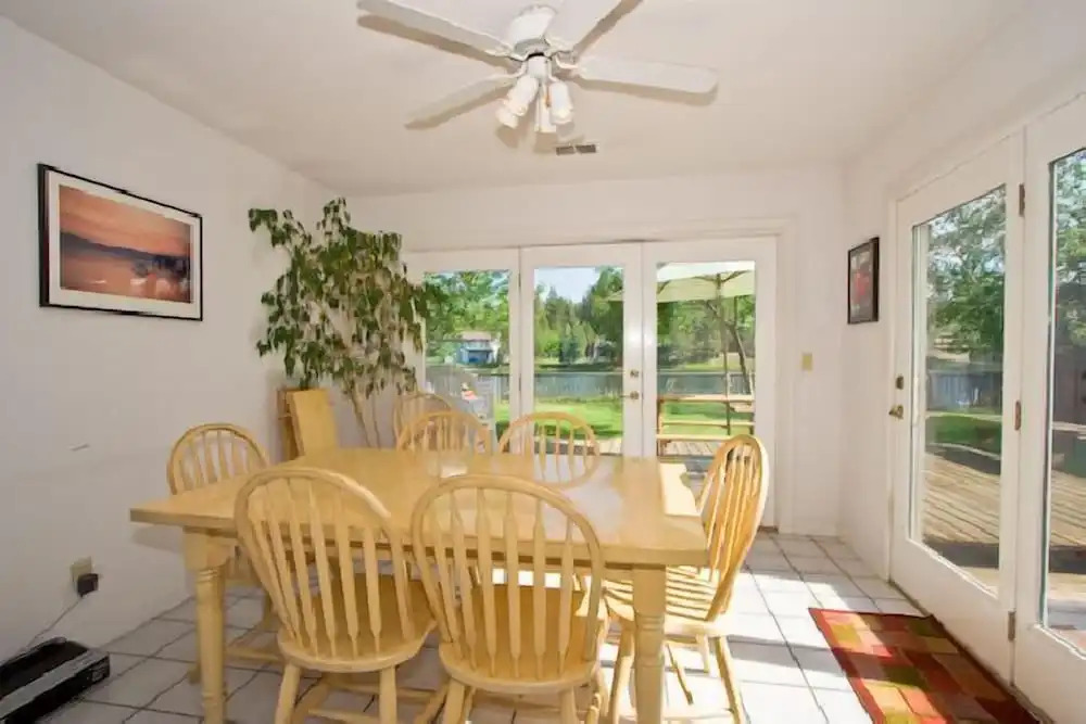 2136 Venice Dr.