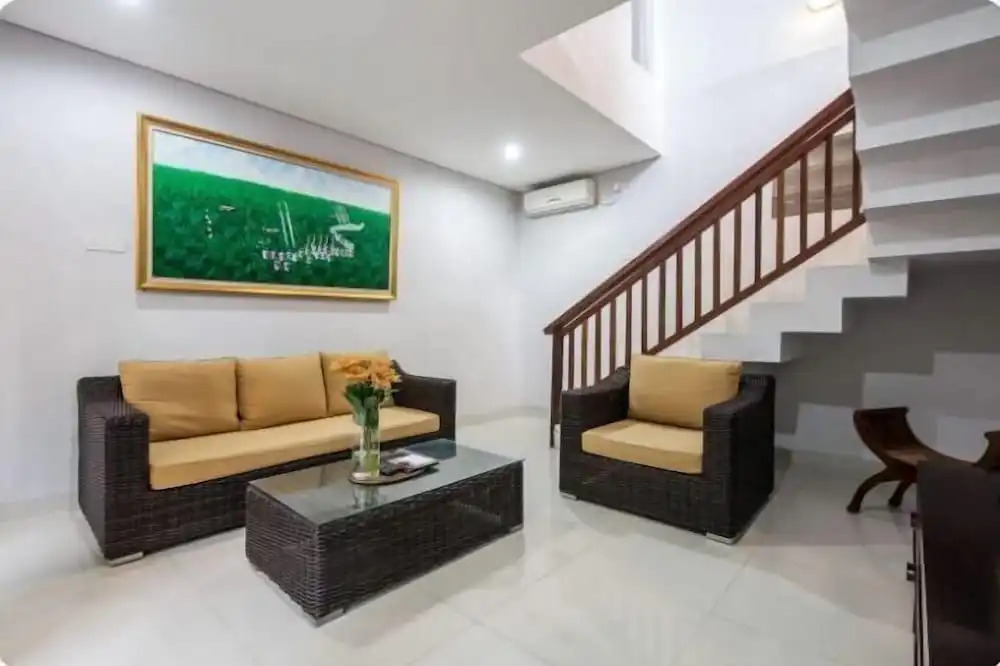SMV - 3BedGRDN - V1 · 3BR Garden Villa Walk to Beach N Shops Legian