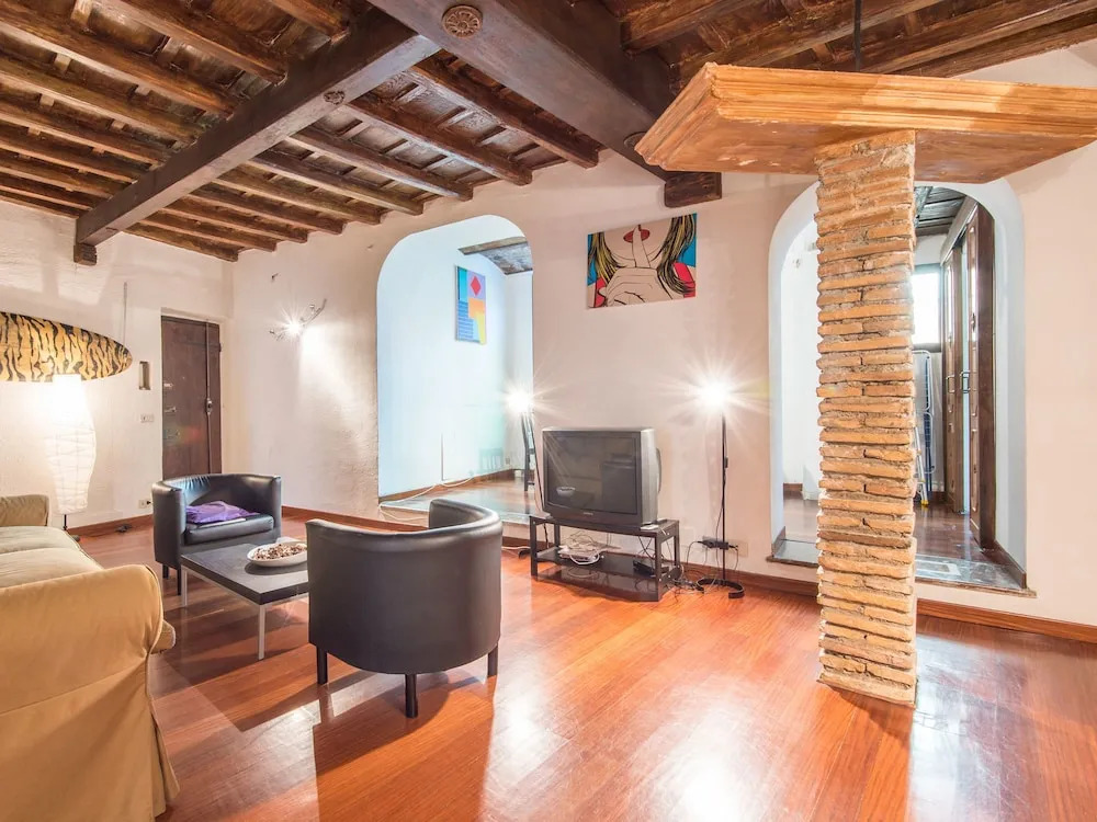 Travel & Stay - Luce
