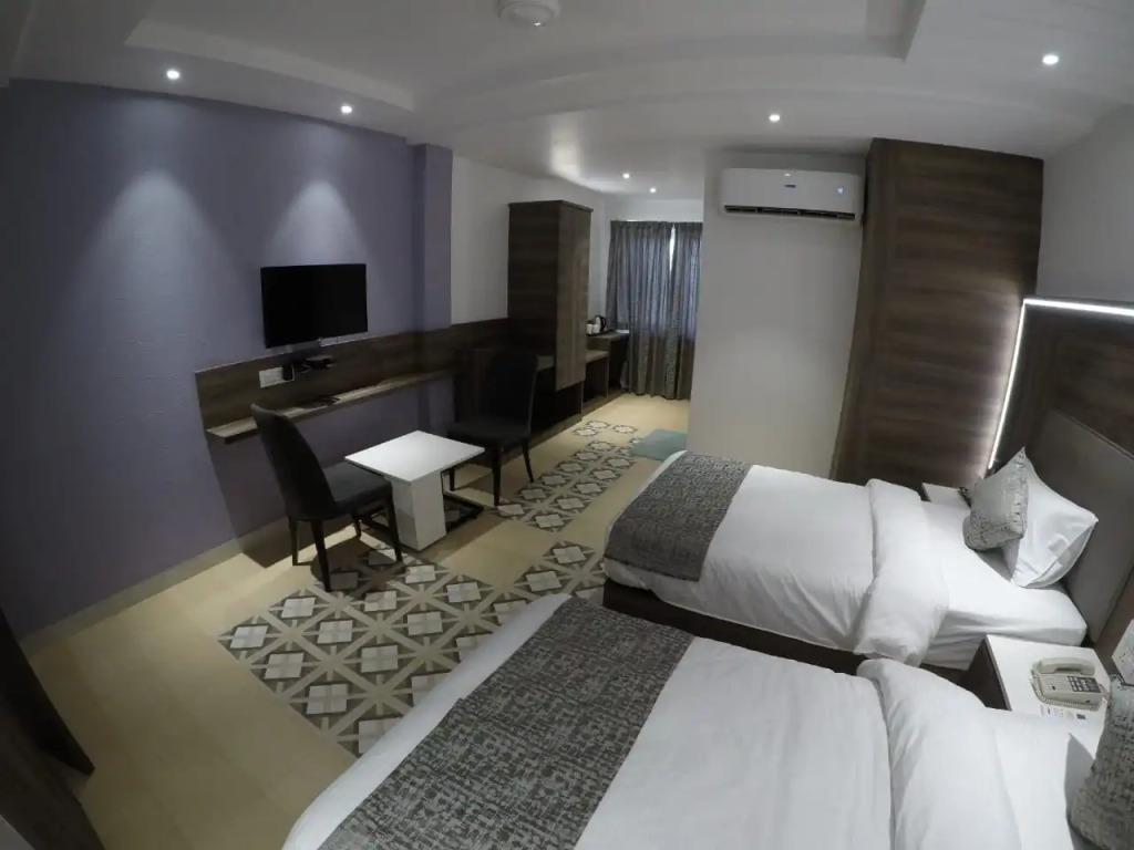 Hotel Pride By Samrat